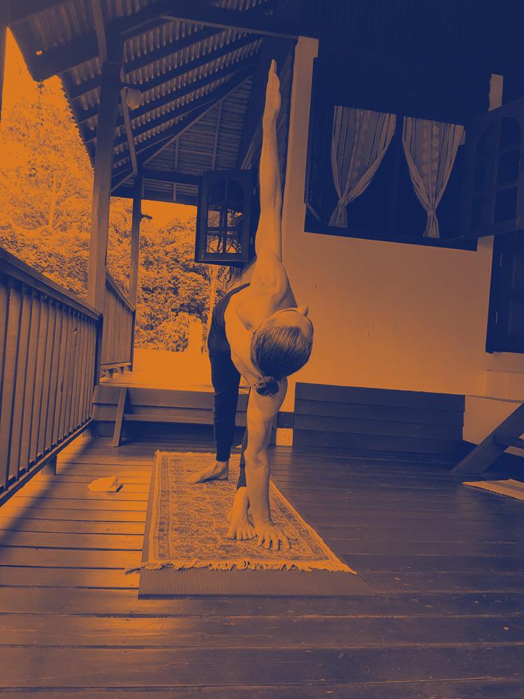 Trikonasana B